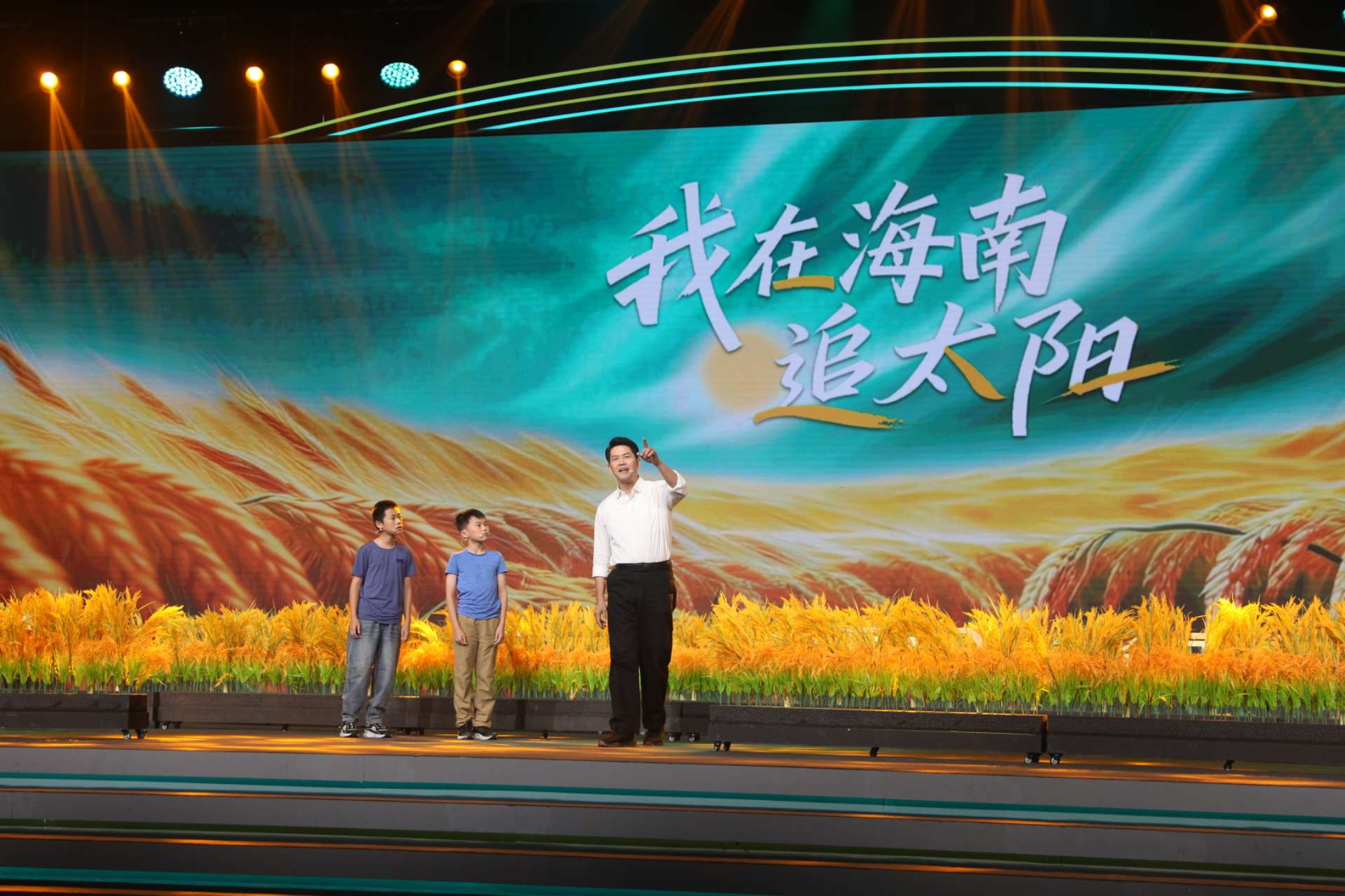 ���ں���׷̫��